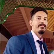 je donne des cours en ligne en marketing digital et informatique